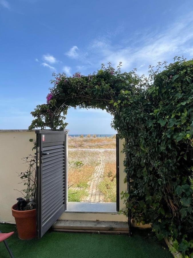 Beach Flat With Garden Castelldefels Buitenkant foto